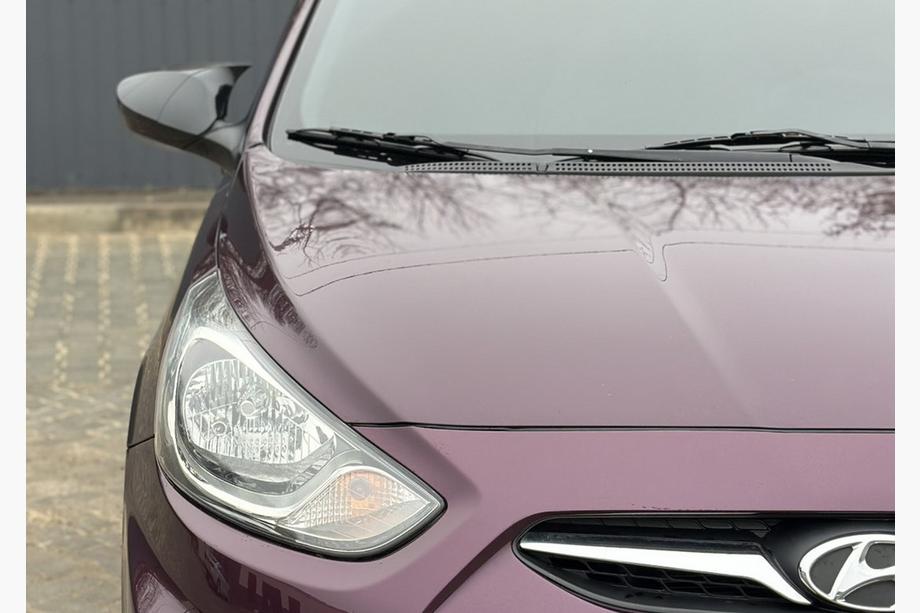 Hyundai Accent 2011-2017 Nakładki na lusterka z wycięciem na kierunkowskaz w stylu BMW (2 szt.) Image