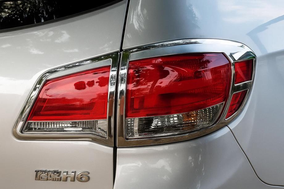 GreatWall Haval H6 2011- Chromowane nakładki na tylne lampy Libao (2 szt., plastik) Image