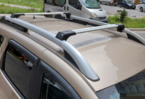 Renault Duster 2008–2017 Belki dachowe na relingi zamykane na klucz Skybar V1 (2014-2018, 2 szt.) 2014-2018, Czarny zdjęcia 1