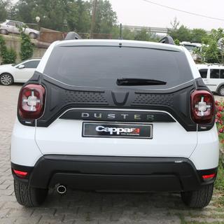 Plastikowa nakladka na klape bagaznika (3 czesci) Renault Duster 2018-2024 zdjęcia 4