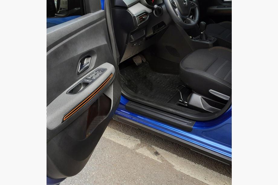 Dacia Sandero 2021- Nakladki progowe EuroCap (4 szt, ABS) Image