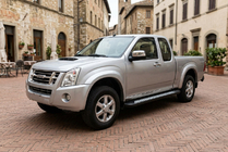 Isuzu D-Max 2002-2011 Progi Boczné Vision New Czarny (2007-2012, 2 szt., Aluminium) zdjęcia 1