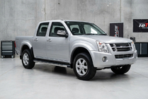 Isuzu D-Max 2002-2011 Progi Boczne BlackLine (2007-2012, 2 szt., Aluminium) zdjęcia 1