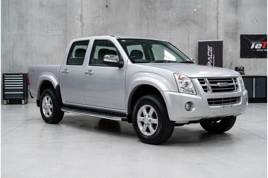 Isuzu D-Max 2002-2011 Progi Boczne BlackLine (2007-2012, 2 szt., Aluminium) Image