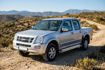 Isuzu D-Max 2002-2011 Progi Boczné Maydos V2 (2007-2012, 2 szt., Aluminium) zdjęcia 1