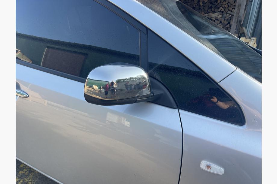 Nissan Leaf 2010-2017 Nakładki na Lusterka (2 szt, Stal Nierdzewna) OmsaLine - Wloska Stal Nierdzewna Image