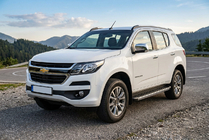 Chevrolet Trailblazer 2012-2019 Progi Boczné BlackLine (2 szt., Aluminium) zdjęcia 1