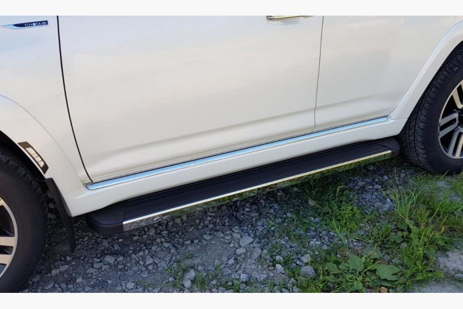 Toyota 4Runner 2009-2024 Progi Boczné Design 2020 OEM (2 szt, Aluminium) Image