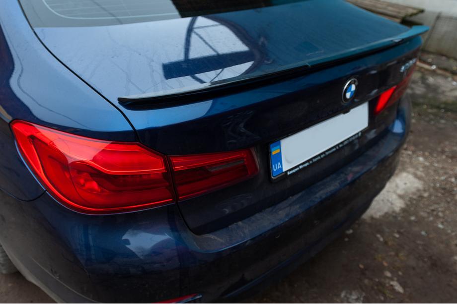 BMW Seria 5 G30/G31 2017–2023 Spoiler M-Performance V1 (1234 Upgrade, Czarny) Image