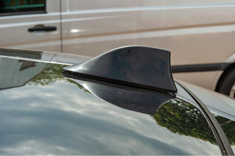 Antena typu shark fin (czarna, ABS) Zdjęcia 2