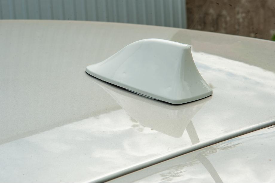 Antena typu shark fin (biała, ABS) Zdjęcia 1