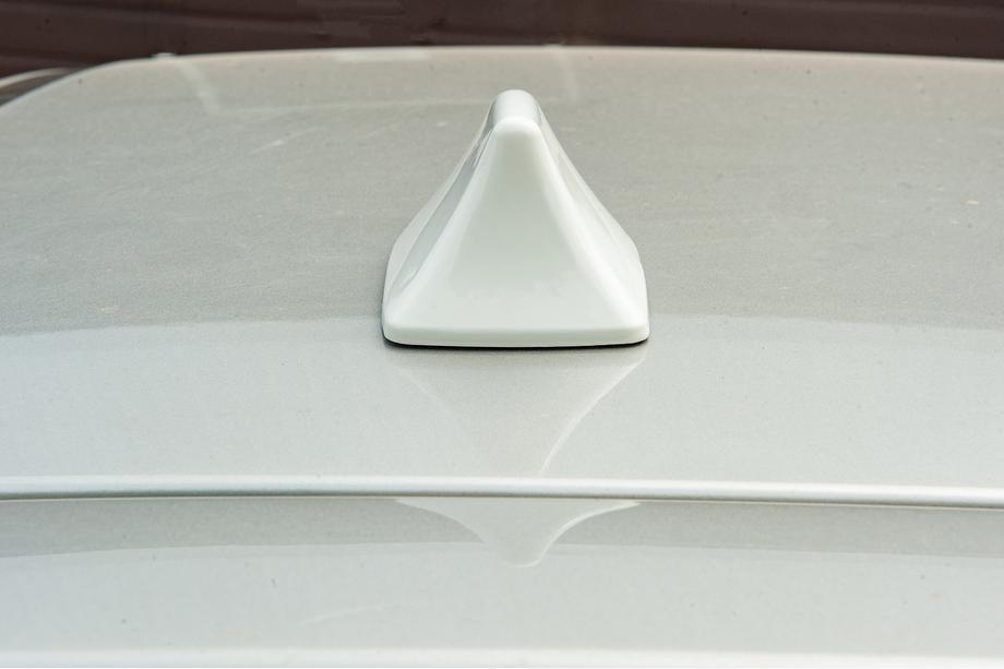 Antena typu shark fin (biała, ABS) Zdjęcia 3