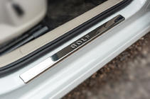 Volkswagen Golf 7/E-Golf 2012-2020 Nakładki progowe OmsaLine V2 (4 szt, stal nierdzewna) zdjęcia 1