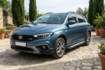 Fiat Tipo Cross 2021- Progi Boczné Vision New Black (2 szt., Aluminium) zdjęcia 1
