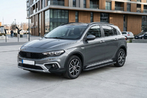 Fiat Tipo Cross 2021- Progi Boczné Bosphorus Black (2 szt., Aluminium) zdjęcia 1