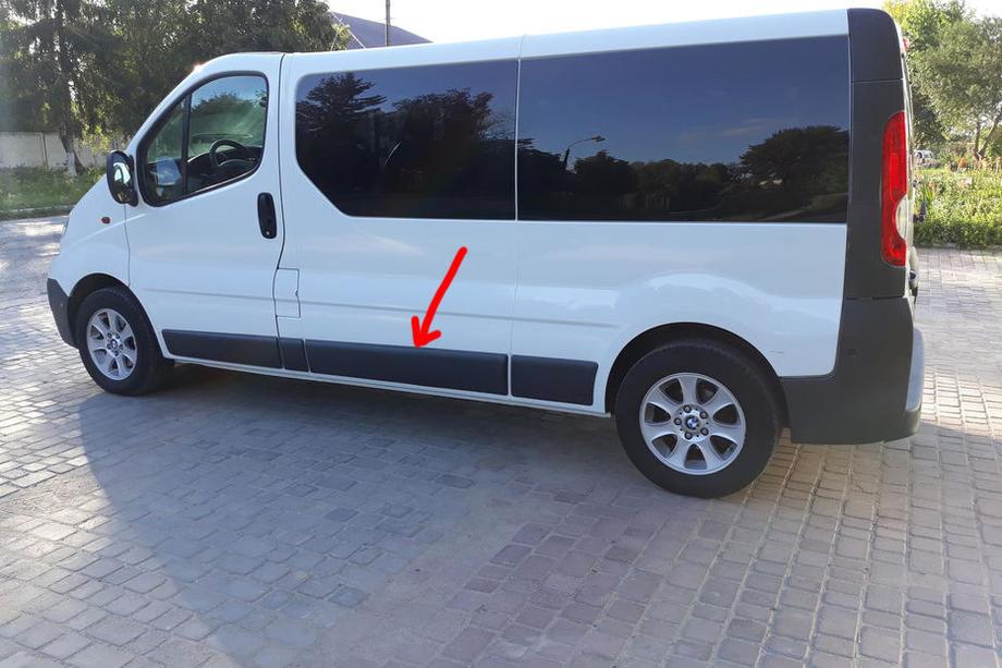 Renault Trafic 2001–2015 Oryginalna listwa drzwiowa używana (L3) Image