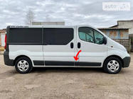 Renault Trafic 2001–2015 Oryginalna używana listwa drzwiowa (R2) zdjęcia 1