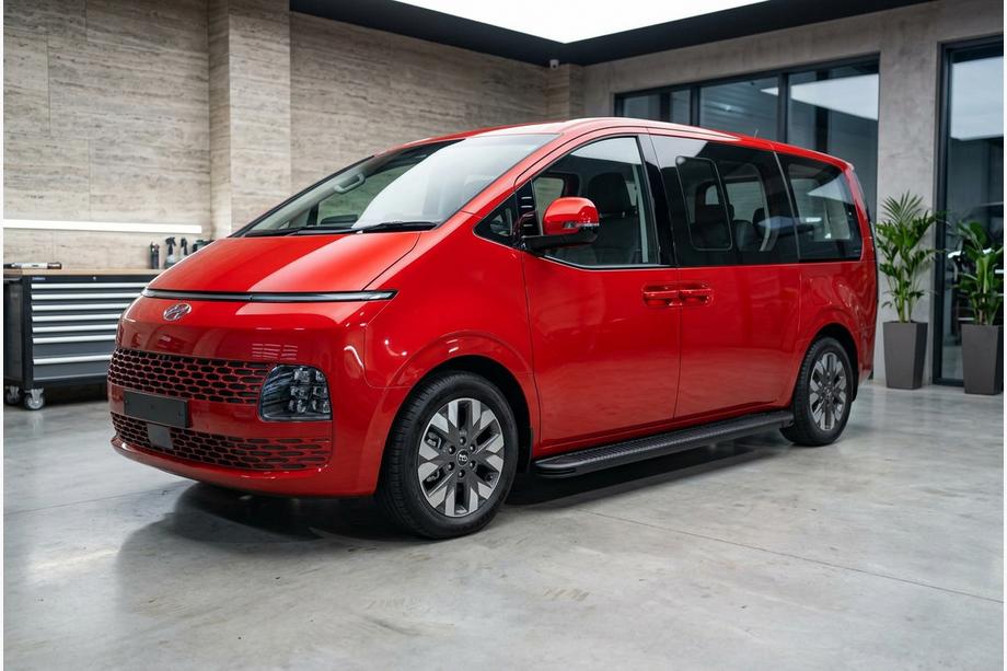 Hyundai Staria 2021- Progi Boczné Maya V1 (2 szt., Aluminium) Image