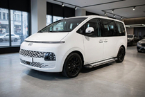 Hyundai Staria 2021- Progi Boczné Rainbow (2 szt., Aluminium) zdjęcia 1