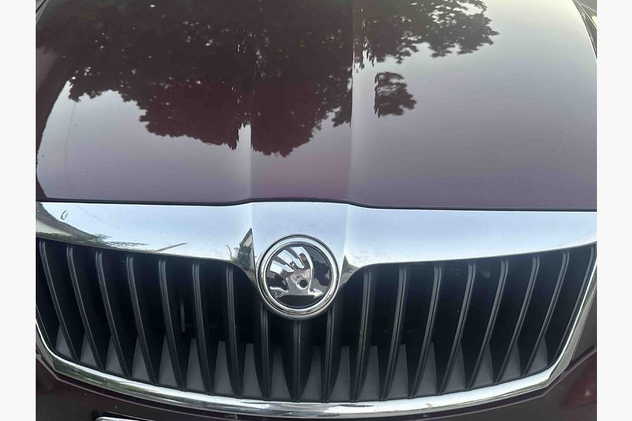 Skoda Emblemat 5J0853621 (89 mm) Zdjęcia 1
