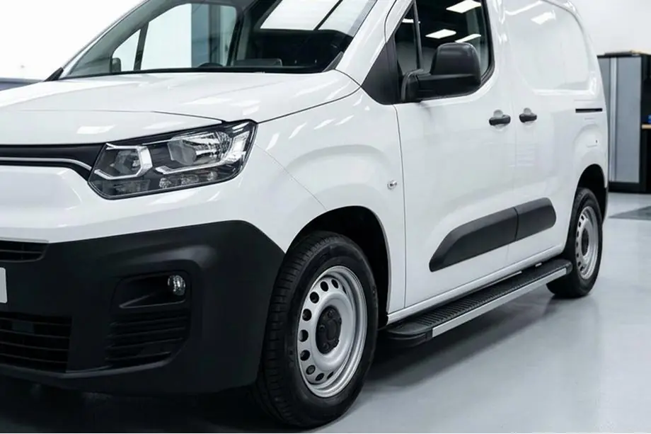 Toyota Proace City 2016- Progi Boczné Maya V1 (2 szt., Aluminium) Image