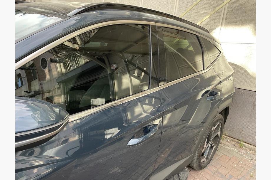 Hyundai Tucson NX4 2021- Listwy dolne okien stal nierdzewna (6 szt.) Carmos - Turecka Stal Nierdzewna Zdjęcia 3