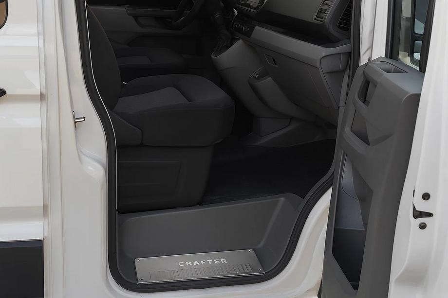 Volkswagen Crafter 2006-2016 Nakładki na wewnętrzne progi (Carmos V2) Image
