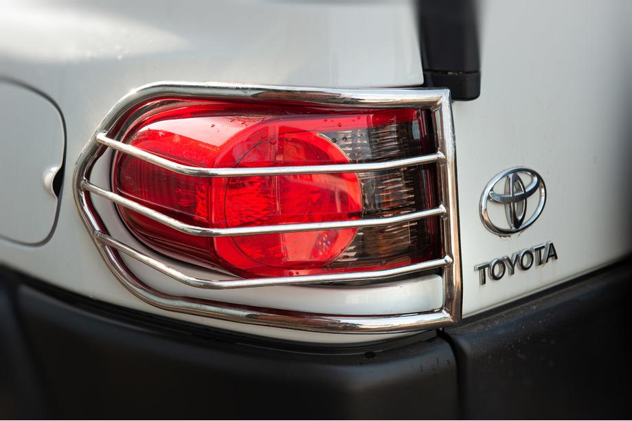 Toyota FJ Cruiser 2006-2022 Osłony tylnych lamp (stal nierdzewna, 2 szt.) Image