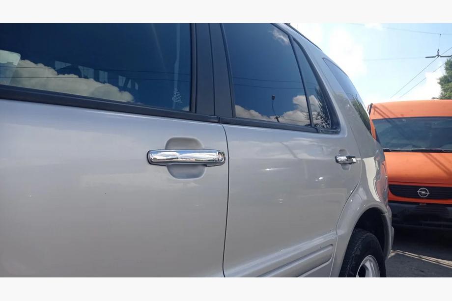 Mercedes ML W163 1997-2005 Chromowane Nakładki na Klameki (4 szt) OmsaLine - Włoska Stal Nierdzewna Image